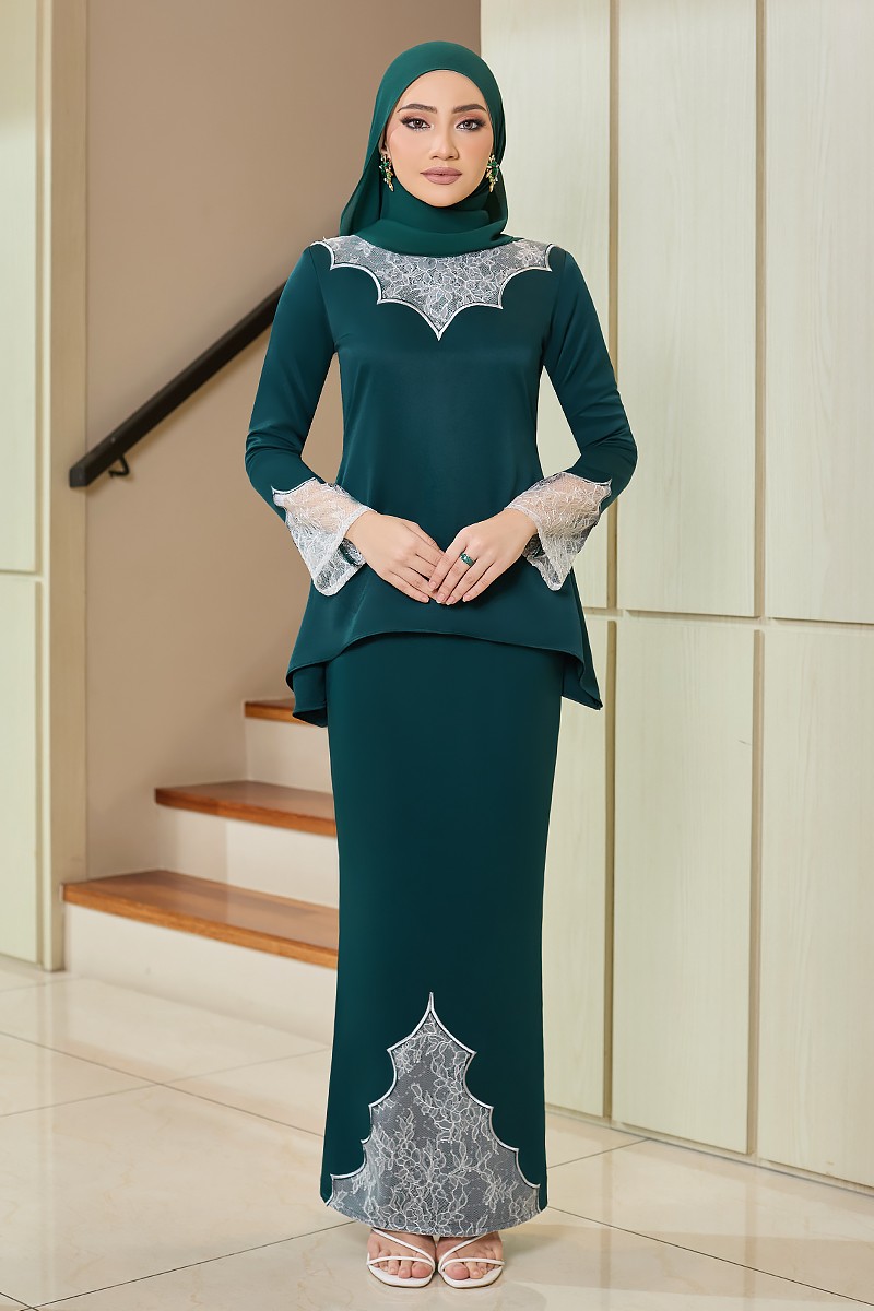 JOANNA KURUNG IN EMERALD GREEN