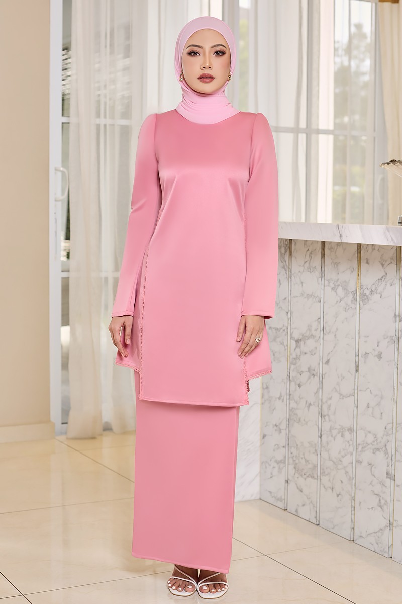 LARA KURUNG IN PINK