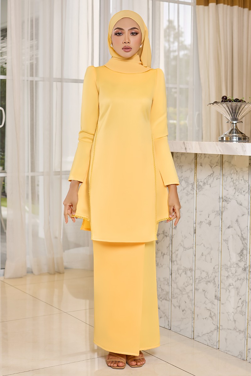 LARA KURUNG IN GOLDEN YELLOW