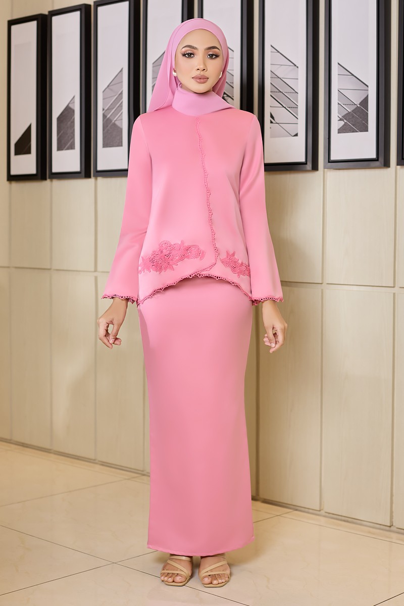 LEONA KURUNG IN PINK