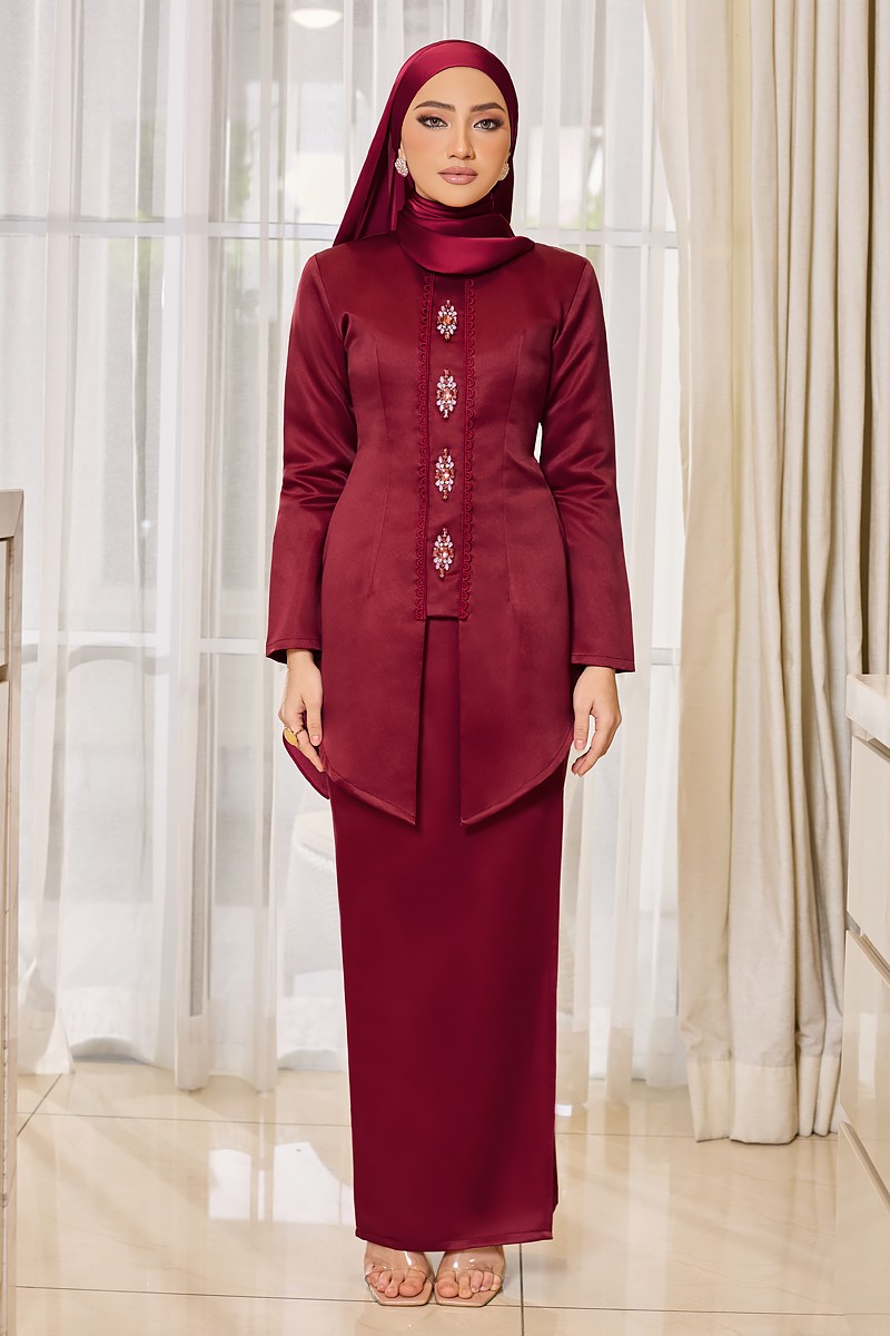 NAYLA KURUNG IN MAROON