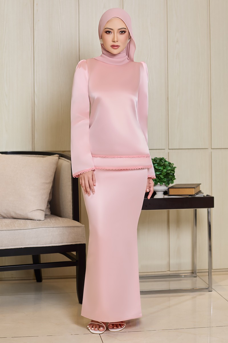 NOARA KURUNG IN FLAMINGO PINK