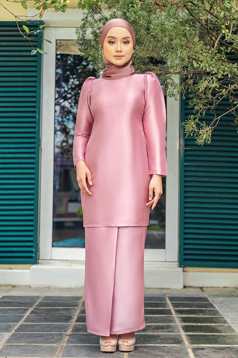 ADELYA KURUNG IN PINK PLUM