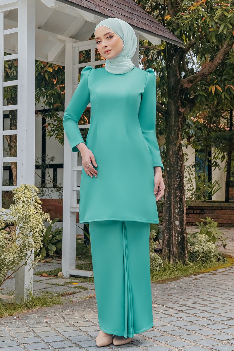 ADELINE KURUNG IN PINE GREEN