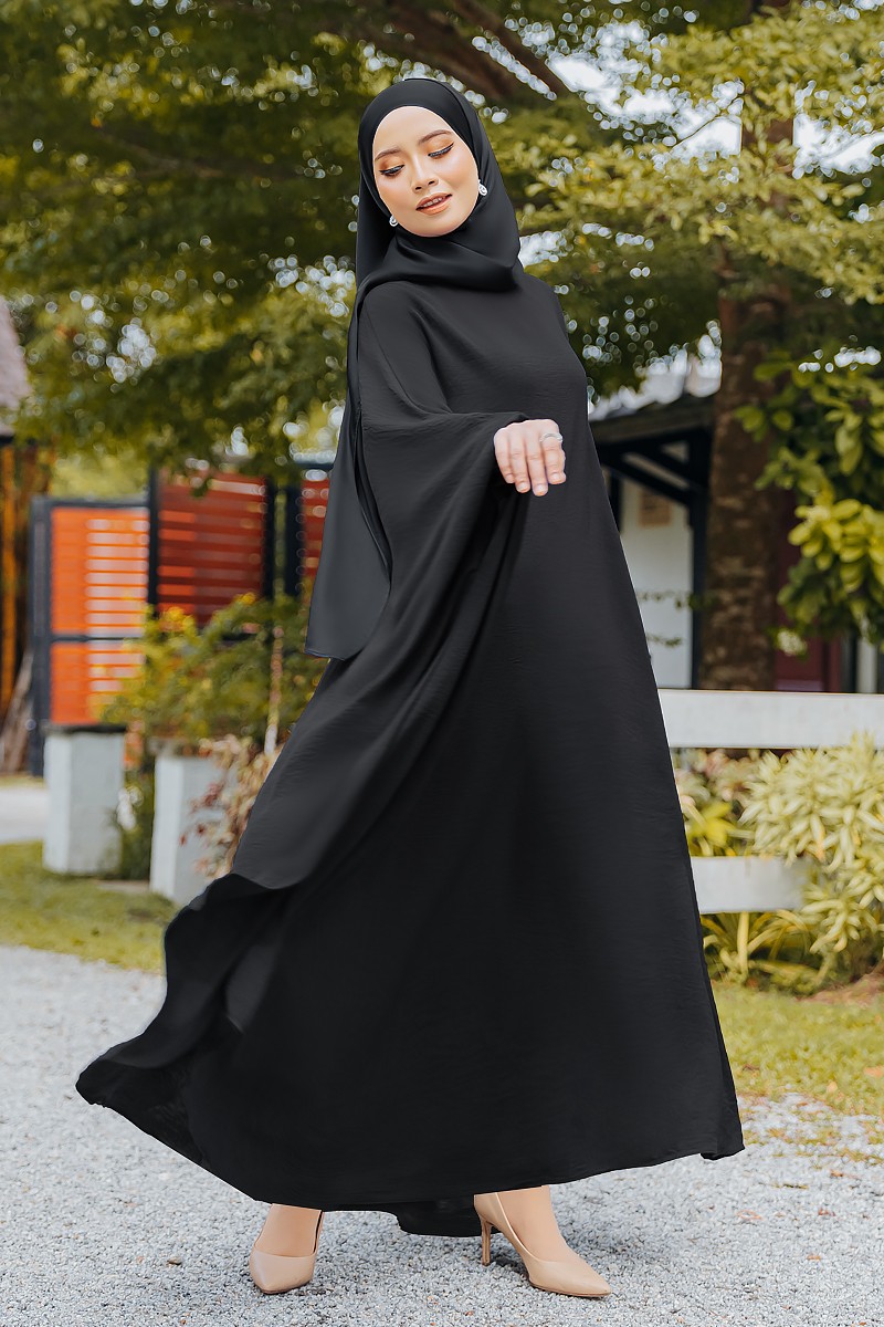 DARELLA CAFTAN IN BLACK